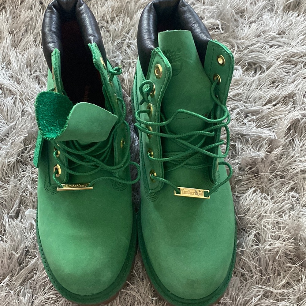 Green Timberland boots. Size 5 kids